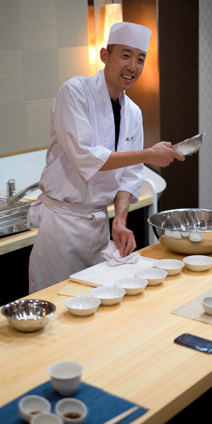葛菓子を目の前で作る